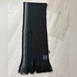 Tommy Hilfiger Black and Gray Scarf